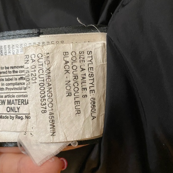 Fusion Canada GOOSE jacket size Small black with fur hood - Picture 8 of 9